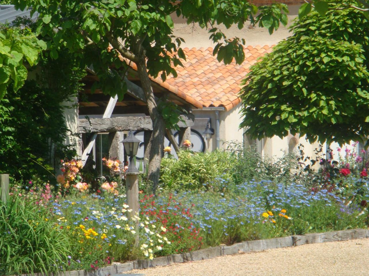 Chambres D'Hotes Au Gite De La Pommeraie Landeronde 外观 照片