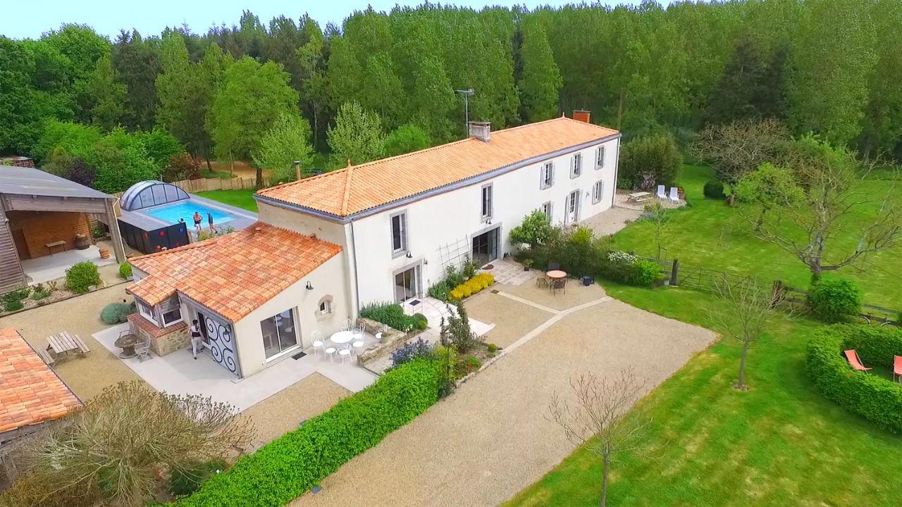 Chambres D'Hotes Au Gite De La Pommeraie Landeronde 外观 照片