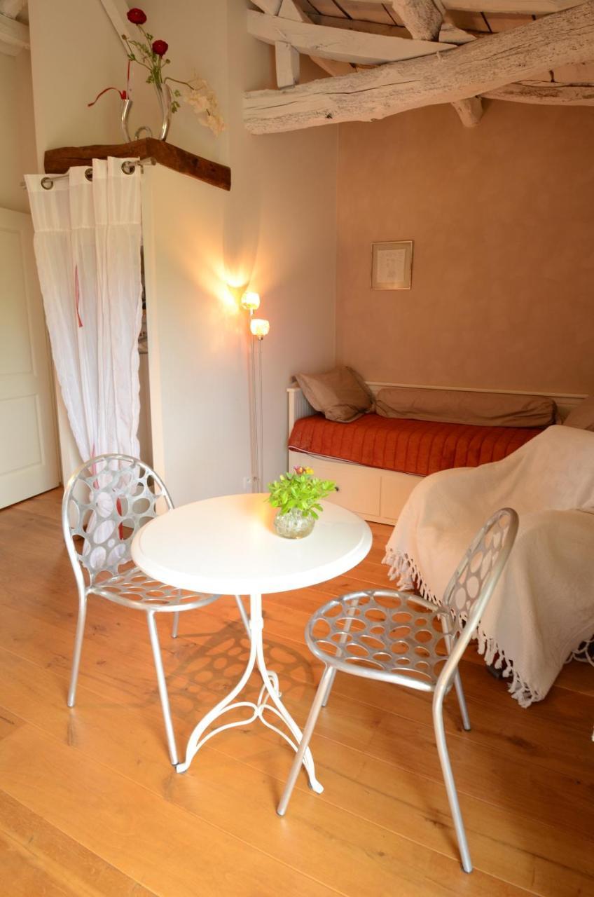 Chambres D'Hotes Au Gite De La Pommeraie Landeronde 外观 照片